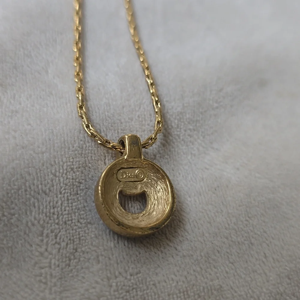 Dior Elegant Gold and Black Vintage Pendant Necklace - Picture 2 of 5